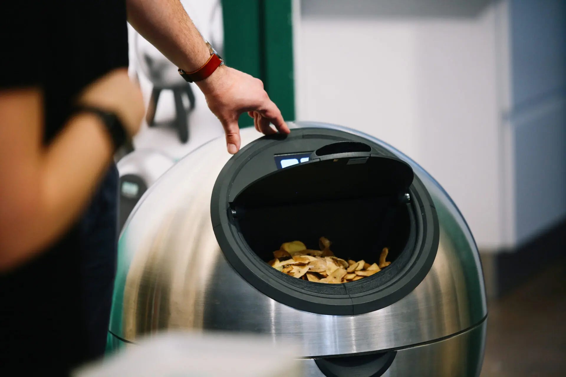 Composting Robot Launch in Doha Boosts Sustainability